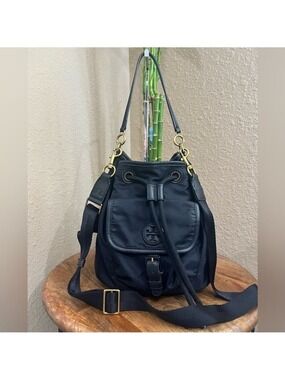 TORY BURCH SCOUT SMALL BLACK NYLON DRAWSTRING BUCKET
